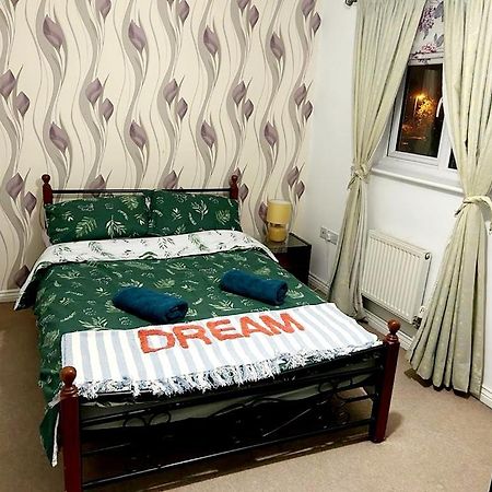 Queens Rooms, A Perfect Stay, Next To Shopping Parks And Central Манчестер Экстерьер фото