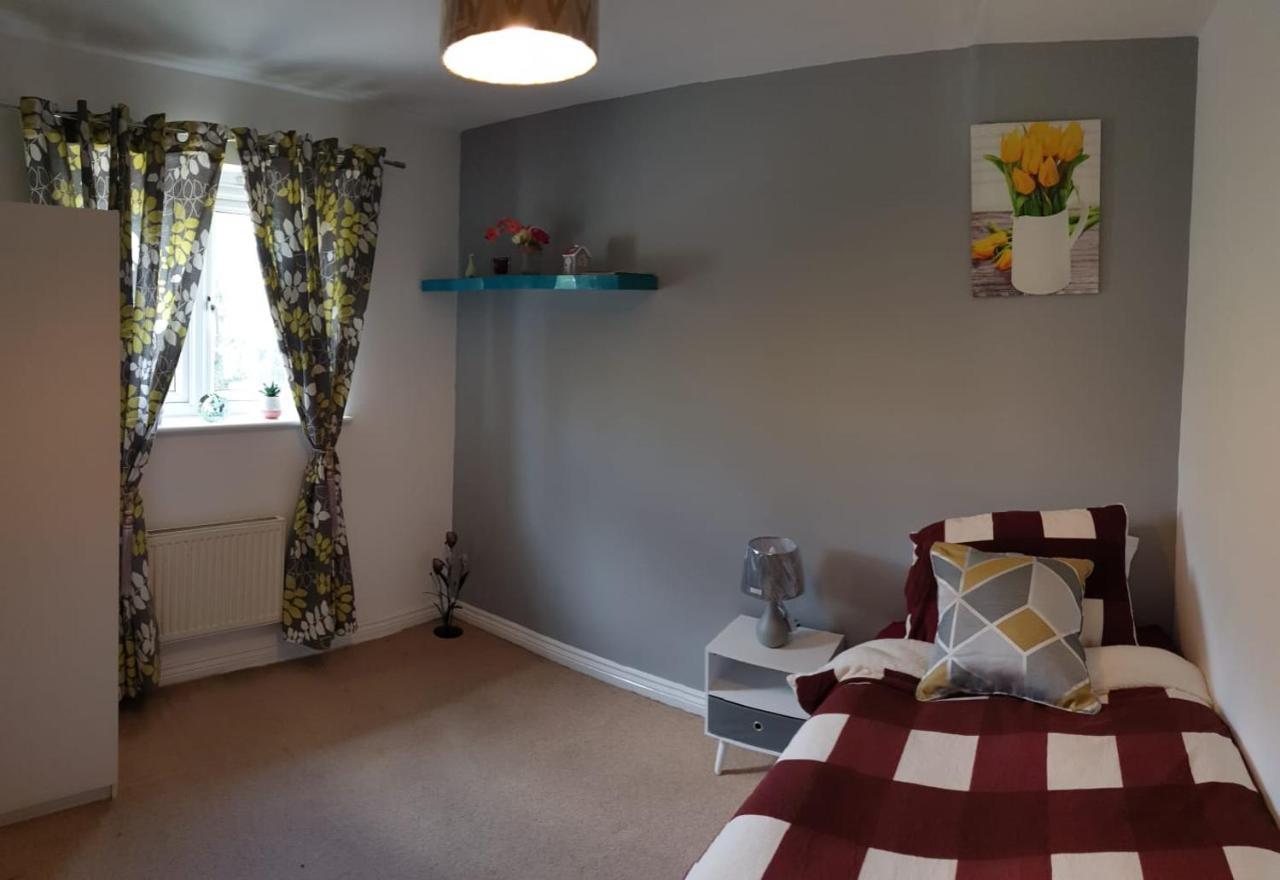 Queens Rooms, A Perfect Stay, Next To Shopping Parks And Central Манчестер Экстерьер фото